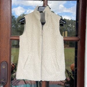 The North Face Reversible Sherpa‎ vest!! Size XS